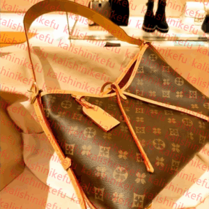 Designer Shoulder Bag Tote Women Crossbody Bags Leather Old Flower Diane Baguette Handbag Large-capacity Canvas Strap Emed Letters Woman Wallet Purse8