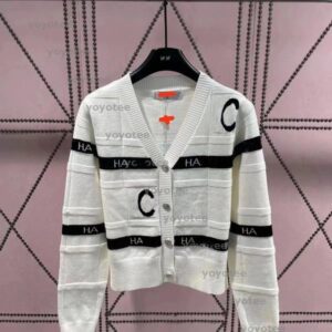 Designer 2025 New Academy Style Reduced Age Letter Interlayer Jacquard V-neck Long sleeved Knitted Cardigan High end Commuting Noble BFG2501207