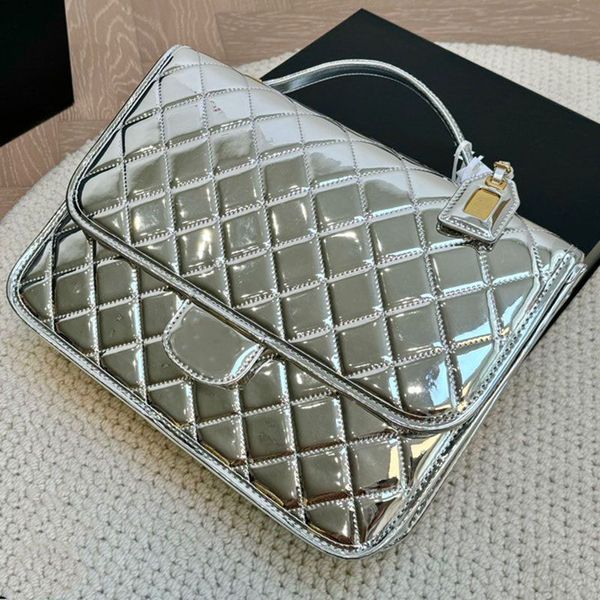 Designers bags Real leather Luxury Backpack Paint surface Classic Women luxurys Shoulder bag Handbags Messenger Chain Bag Clutch Wallet lady clutch Fortune bag 31m