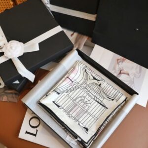 New fall and winter silk scarf Design scarf Fashionable lady Versatile styling option Slightly textured silk Design-sense high-quality luxurious lady's silk scarf