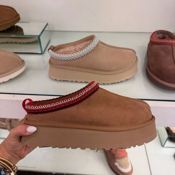 Designer leather ladies sandals summer flat shoes fashion beach women slippers letter drag