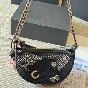 25s Fishing Net Round Makeup Bag Designer Lady Shoulder Bag Golden Hardware Metal Genuine Leather Wallet Flower Badge Matelasse Chain Handbag Crossbody Bags 20cm