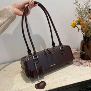 Large capacity women 2025 fashionable new single shoulder armpit with high-end texture for work and commuting baguette bag