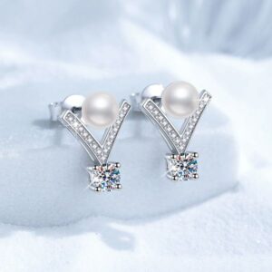 S925 Sterling Silver Earrings, Women's Korean Style V-Shape D-Color 60-Point Moissanite Studs, Freshwater Pearl Earrings, High-End Fashion Earrings