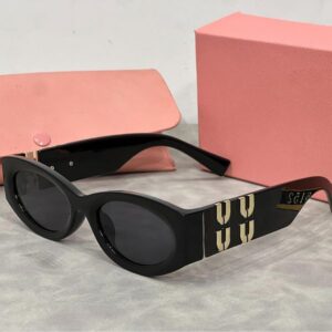 Sunglasses Fashion Street Sunglasses for Women Designer Classics Letter Beach Eyeglasses Travel Accessories 7 Colors