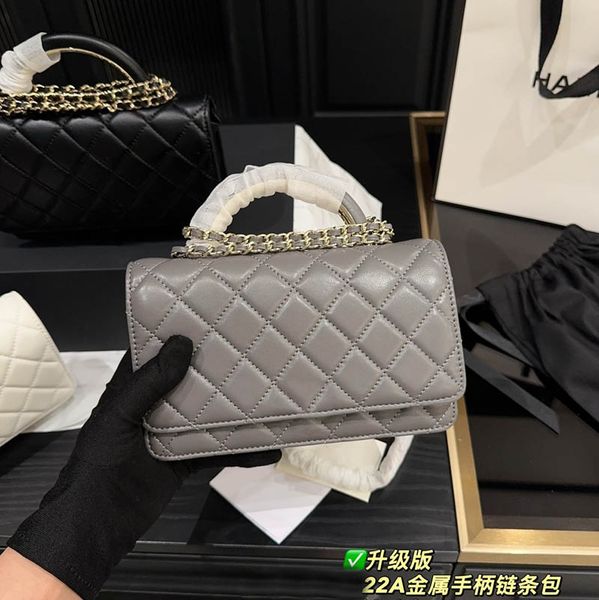 Women Designer Clutch Bag with Metal Handle Coin Purse Sequined Decoration Diamond Lattice Lambskin Leather Gold Hardware Matelasse Chain Crossbody Sacoche 19cm