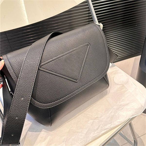 Mens Cross Body Bag designer bag man crossbody shoulder bags Leather Solid Black Adjustable Strap TOP