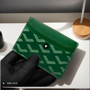 Keychain designer keychain luxury designer keychain wallet Classic brand high-quality 100 travel essential men's keychain women's keychain car Nice 112