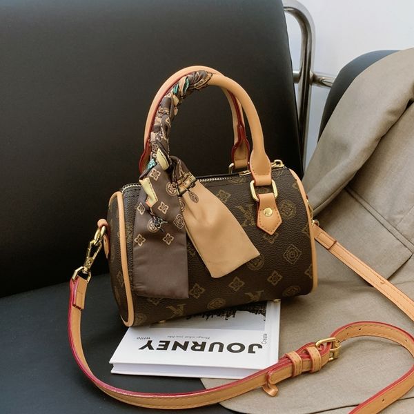 Designer free shipping 2025 new fashionable temperament Boston high-end printed shoulder crossbody bag for womens