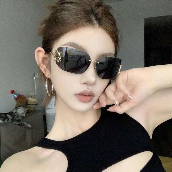 Miulymiuly The Combination Of Retro And Modern Aesthetics And The Design Collision In The Enhance The Shaping Of Facial Features With Large Areas Of Mirror Surfaces