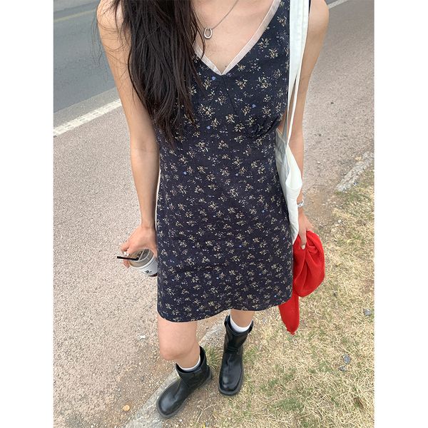 B429 Beige Jacquard Navy Print V-neck Waist Sleeveless Dress Female 2025 Summer Fashion Retro