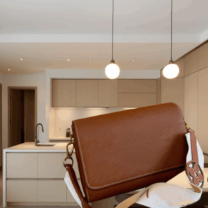 Classic simple style leather ladies small bag luxury style with big brand box –L8806