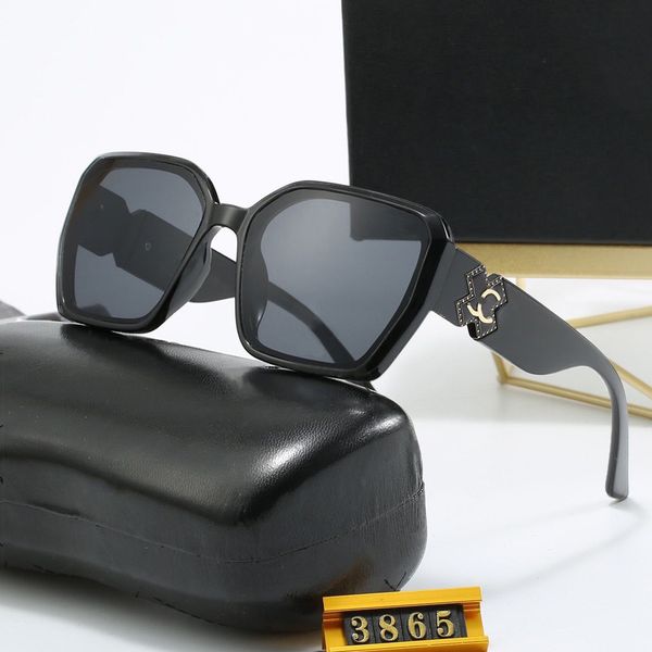 Womens Sunglasses Designer Sunglasses for Women Luxury Sun glass Letters Leg Polarized Lens Vintage Goggle Adumbral Summer Travel Beach Eyeglasses for Men