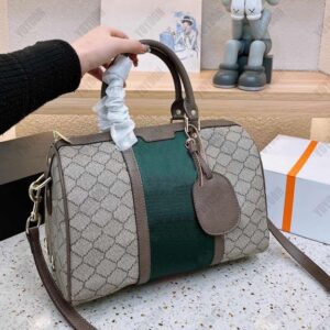 Designer travel bags totes Mens womens summer travel pillow bag Large capacity handbag Fashion diagonal shoulder luggage bag