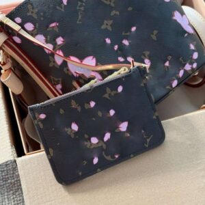 Elegant Mini Handbag with Stunning Cherry Blossom Design – Luxurious Accessory for Any Occasion