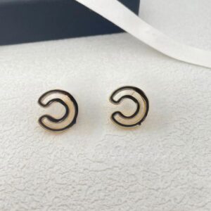 Fashionable Black and White Enamel Earrings Hollow Comics Elegant Oil Drop Ear Cuffs Light Niche High-end Jewelry