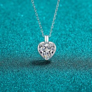 925 Sterling Silver Minimalist Heart Shaped Moissanite Pendant Necklace Sweet Love Collarbone Chain Hypoallergenic Jewelry for Women