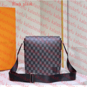 Mens Luxurys Designer bags men Totes Bag Handbags Purses Fashion Handbags Men Leather TRIO Messenger Bags Luxury Shoulder Bag Make up Bag Purse