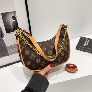 Free shipping 2025 new designer fashionable commuting tote premium texture printed single shoulder diagonal cross armpit bag