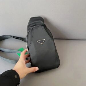 Designer Fashion Chest Bag Men Women Crossbody Bags Waterproof Cloth Shoulder Bag Travel Outdoor Purse Bumbag G243228BF