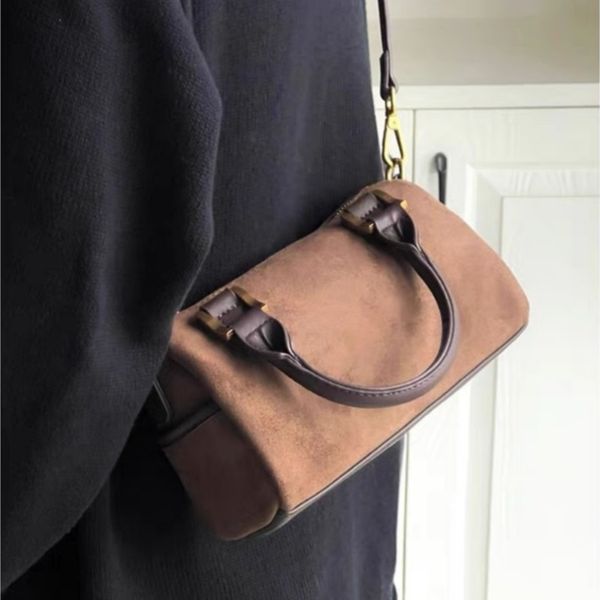 Niche Design Trend Korean Edition Autumn/Winter Bag New Retro Plush Versatile One Shoulder Crossbody Pillow Bag Boston Handheld Women's Bag