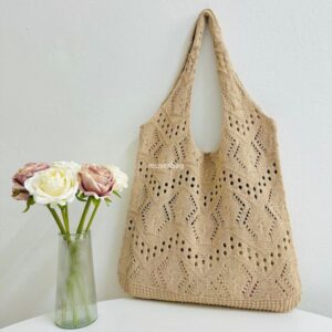 New Portable Handbag Japan and South Korea Commuter Tote Bag Travel Essential Beach Bag Knitted Bag Hollow Bag Compared to Semitic Asian Style Woven Bag