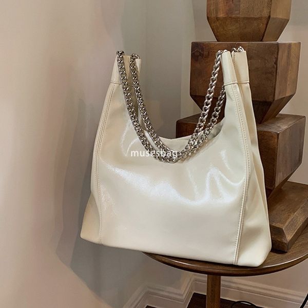 Designer Women's High Quality Retro Multi functional Soft Large Capacity Tote Bag Trendy and Advanced Single Shoulder Large Bag Underarm Bag Chain Stray Bag