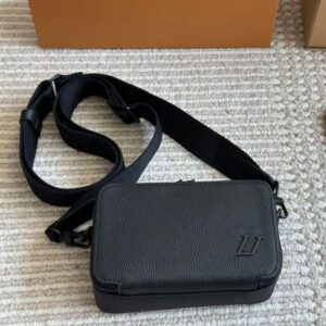Designer bags Men Classic bags Black Cowhide Leather Wallet Mobile phone bag camera bag Crossbody Bags Luxurys Purse Card Ccredit card slot Fortune Bag 19m
