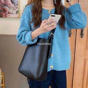 European and American Retro Bag PU Women's New Tote Bucket Bag Wide Shoulder Strap Fashion Versatile One Shoulder Handheld Crossbody Solid Color Casual Bag