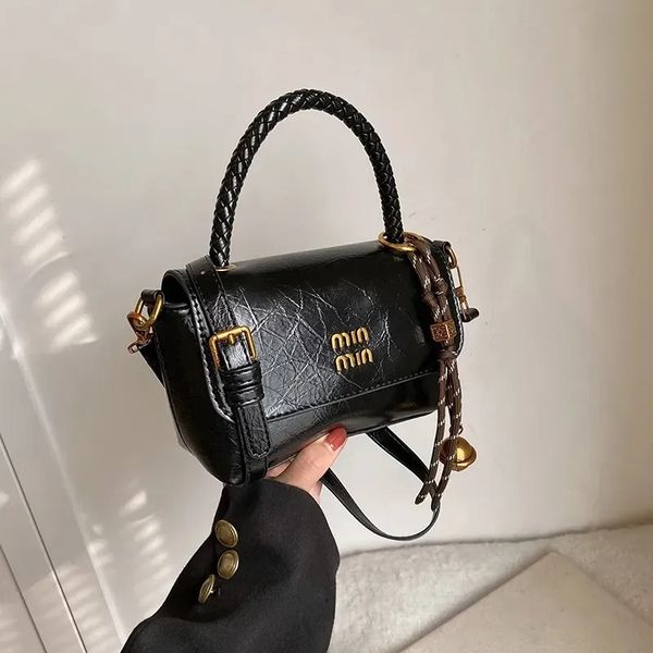 Designer bag 2025 new fashionable luxury shoulder bag luxury bag crossbody bag classic handbag bowling crossbody bag fashionable women's bag 17