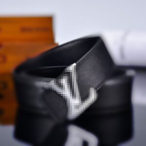 Contemporary Elegant Full Grain Leather Buckle Strap Accessory Long Lasting Wear belt Designer