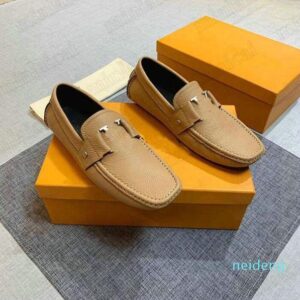 2021 Mens Designer Loafers Shoes Classic Slip-on Luxurys Vintage Dress Sneakers Metal button Real Leather Brand 6525