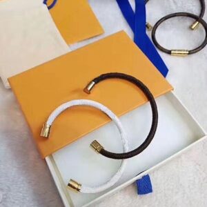 Fashion Bracelet Charm Bracelets Fashion Unisex Jewelry Free Size High Quality Magnetic Buckle Gold With Leather Jewelrys Wristband 5 Options