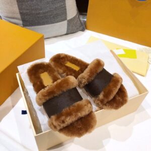2021 Top Designers Luxury Fur Sandals Fashion Slippers Slides High Quality Classic Autumn Winter Indoor Sandal with Box 35-42