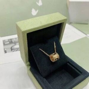 Elegant Fashion Necklace Designer Exquisite Necklaces for Man Woman Fashion Jewelry 3 Colors