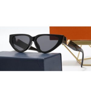 2022 V Designer Sunglasses Women Eyeglasses Outdoor Shades Man PC Frame Cat Eye Fashion Black Lady Sun glasses Mirrors for Womens Luxury Sunglasses Goggle Beach