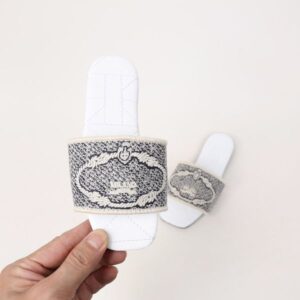 Girl Designer Slippers Fashion Summer Outdoor Shoes Kids Trendy Triangle Letter Printed Slip on Shoes 7 Styles