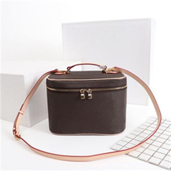 Designers Makeup Bag Women Old Flower Make Up Bags Designer Pouch Fashion Designer Cosmetic wash Handbags Shoulder purse