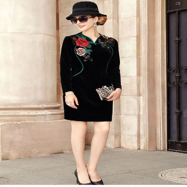 2019 autumn new velvet dress national wind retro heavy embroidery women's clothing