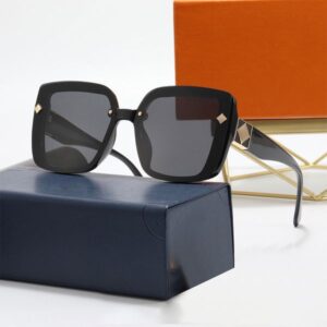 Fashionable Beach Sunglasses Designer Adumbral Glasses For Man Woman 4 Color Optional High Quality