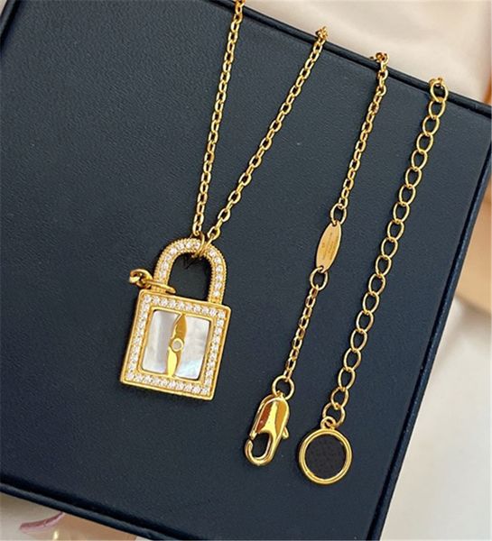 Women Designers Pendant Necklaces Diamond Necklace Anniversary Gift Fashion Pendant Jewelry Womens Designer Necklace