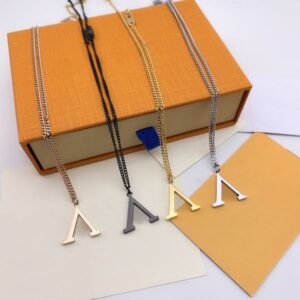 Designer Necklace Fashion Pendant Long Necklaces Inverted Big Letters Design for Man Woman Jewelry 4 Color Good Quality