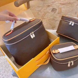 Lady Cosmetic Bags Fashion Women Makeup Bag Designers Handbag Travel Pouch Ladies Purses High Quality Organizador Toiletry Cases