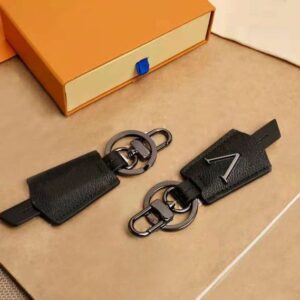 Key Buckle Car Keychain Fashion Letter Handmade Leather Keychains Men Women Bag Pendant Accessories 7 Color High Quality