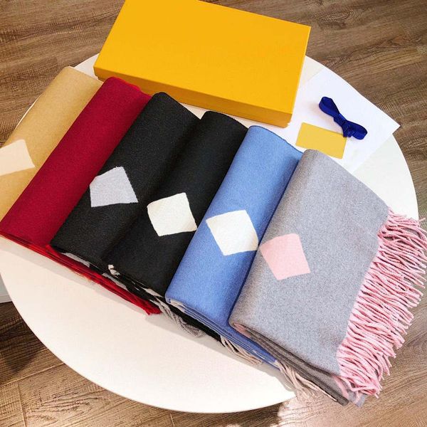 Designer Winter Scarf High-end Fashion Soft Delicate Scarves Luxury Design for Man Women Shawl Long Neck 5 Color Top Quality