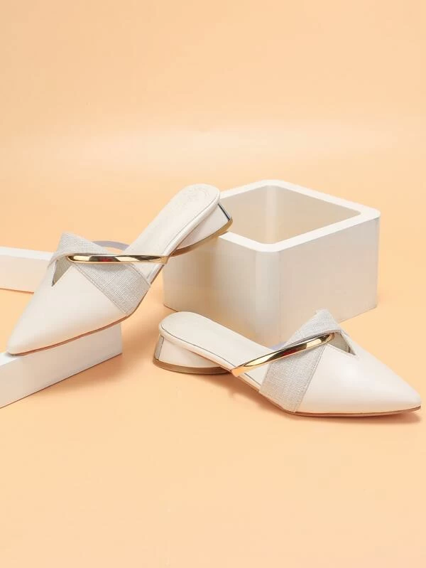 Pointy Toe Twist Detail Flat Mules