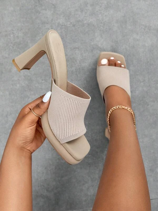 Stylish Chunky Heeled Mule Sandals: Minimalist Trend for Women