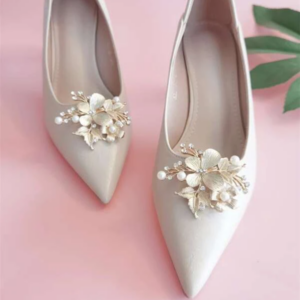 2pcs Faux Pearl & Flower Decor Shoe Decoration
