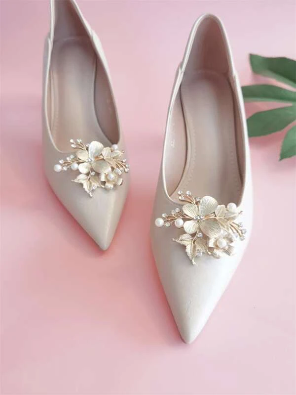 2pcs Faux Pearl & Flower Decor Shoe Decoration