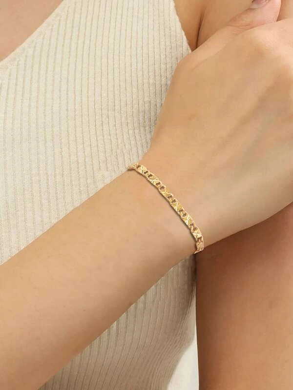Textured Bracelet: Simplistic Elegance, Less is More